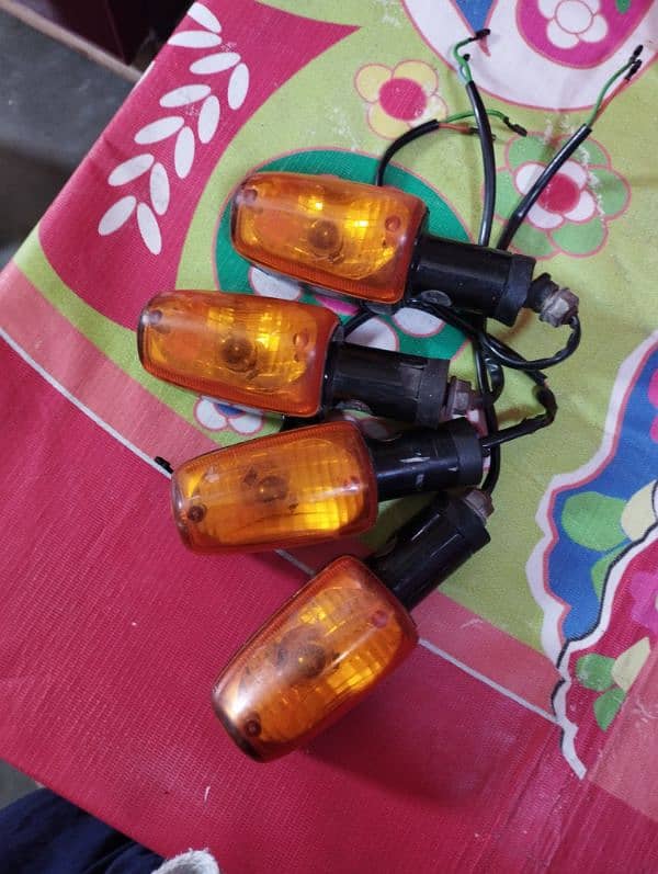 Honda dream original indicators good condition Ok & workings condition 0