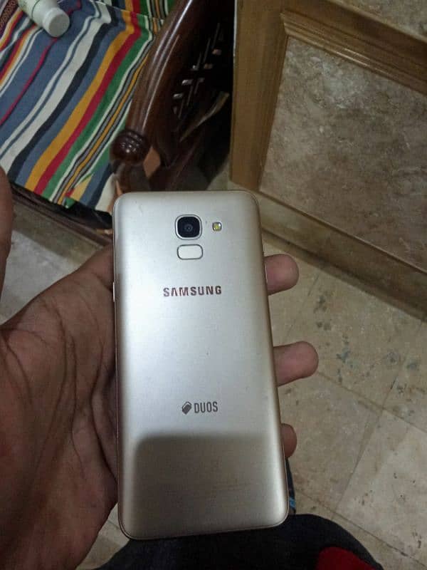 Samsung  j6 9 by10 condition with original box and charger 03287742990 0