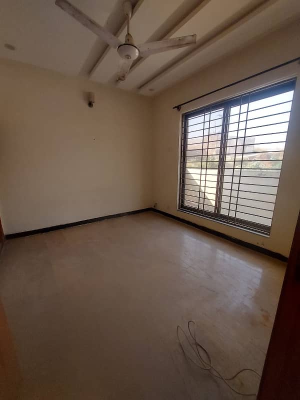 10marla 3beds DD TV lounge kitchen attached baths neat clean ground portion for rent in G 13 4 islamabad 0