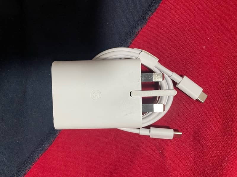 Google pixel 8 pro ka 100% ka Original Charger hy 1