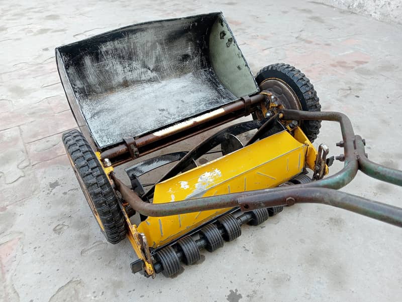 grass cutting machine, grass cutter, ghas katny wali machineک 3