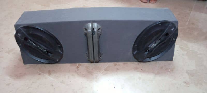 Car sound box with payoneer original amplifier. 5