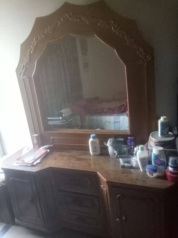 Dressing Table 0