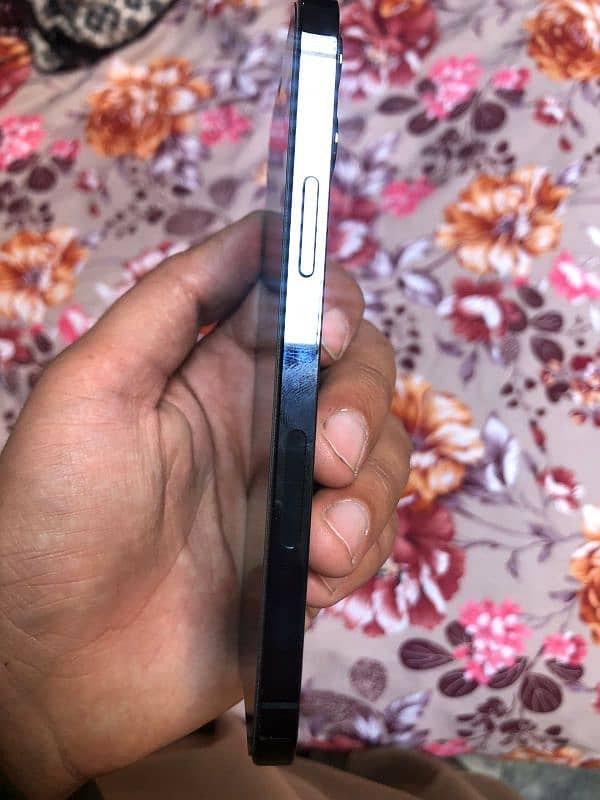 urjant sale iPhone 12 Pro condition 10 by 10 128 GB JV 2