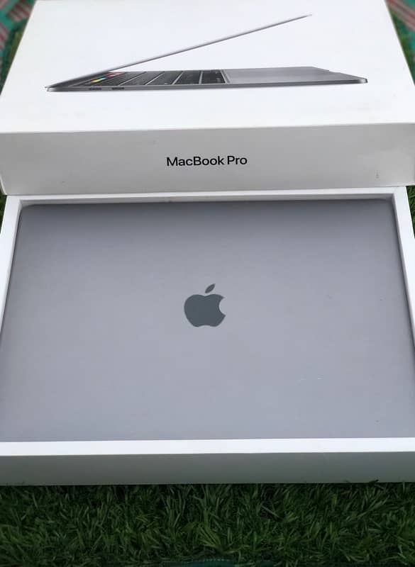 Apple MacBook pro (256Gb) Good condition WhatsApp(03274117805) 1