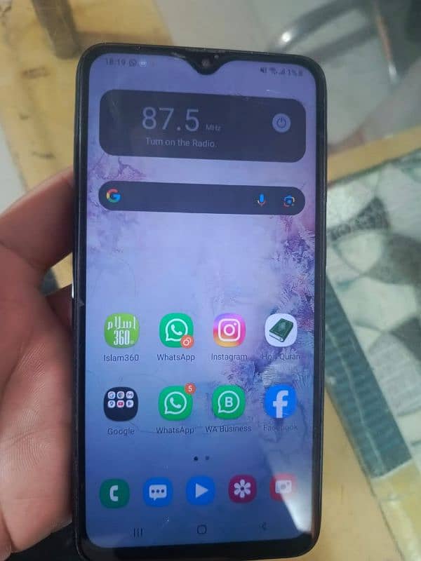 samsung galaxy a10 only mobile bilkul thek chll rha hai 4