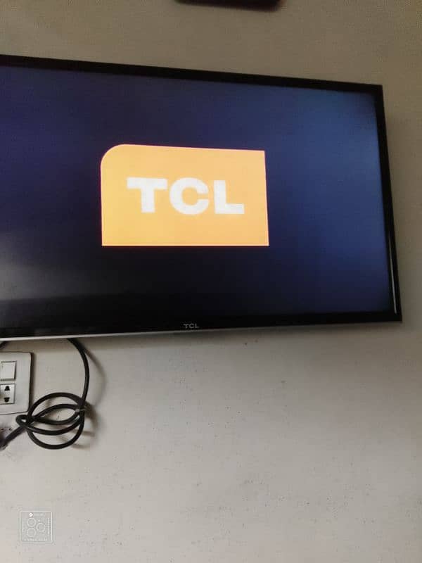 TCL 32inch simpal led 0