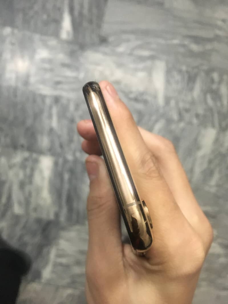 Iphone XS 64GB Factory Unlocked Non Pta 7