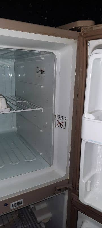 dawlance fridge regular size 3