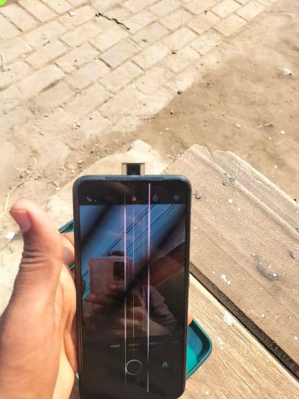 OPPO Reno 2f girnay ki wja sy panel or back damage ha 0