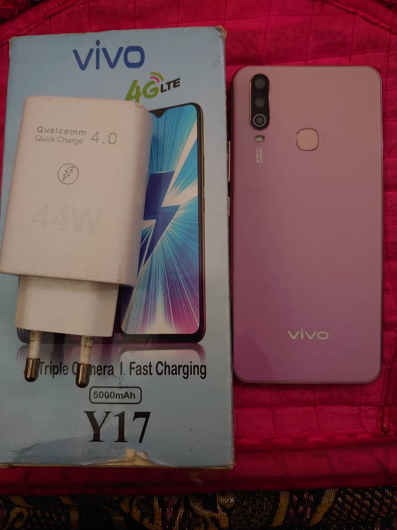 Vivo Y17 4