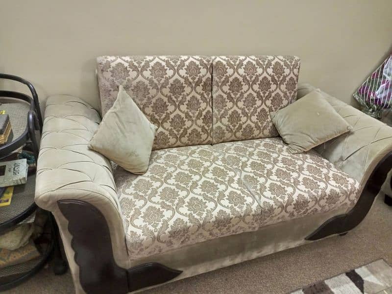 SELLING 7 SEATER SOFA. 1