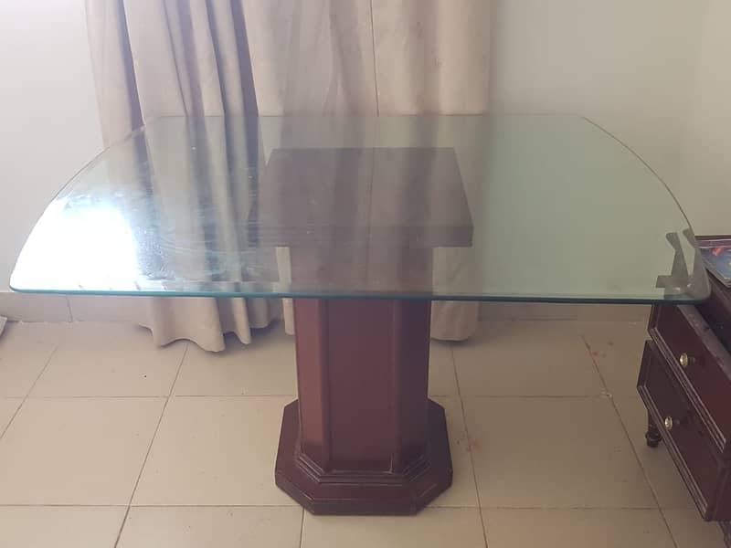 Dining Table for Urgent Sale Solid Sheesham Wood with Heavy Glass To 0