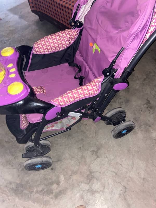 10//10 condition baby pram only one month used 1