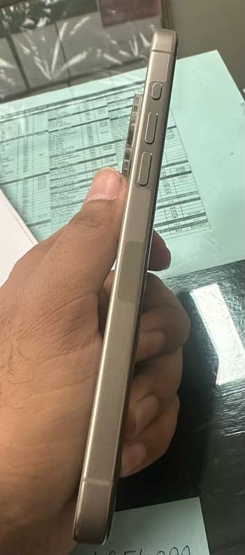 Iphone 15 Pro Max 256GB Natural Titanium 4