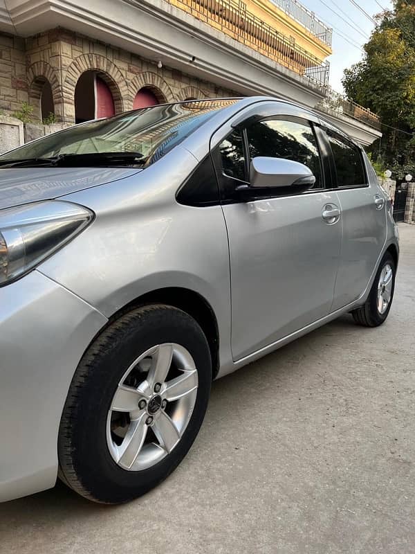 Toyota Vitz 2013 3