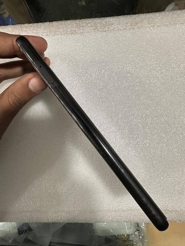 Google Pixel 4XL 6GB 64gb with box and cable for sale. 9