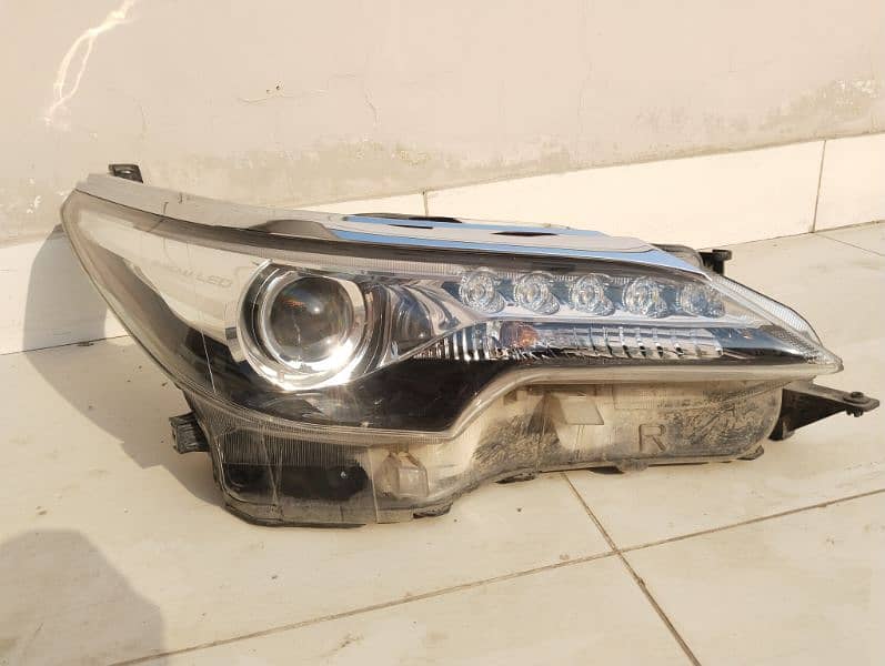 Fortuner headlights both 0