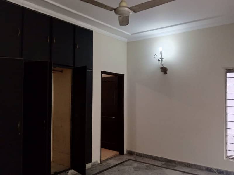 1 Kanal Upper Portion Available For Rent in Dha Phase 4 8