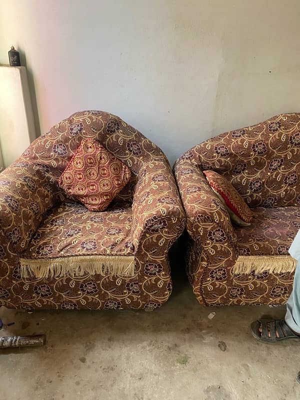 6seater sofa set urgent for sell reasonable price need cash contact 1