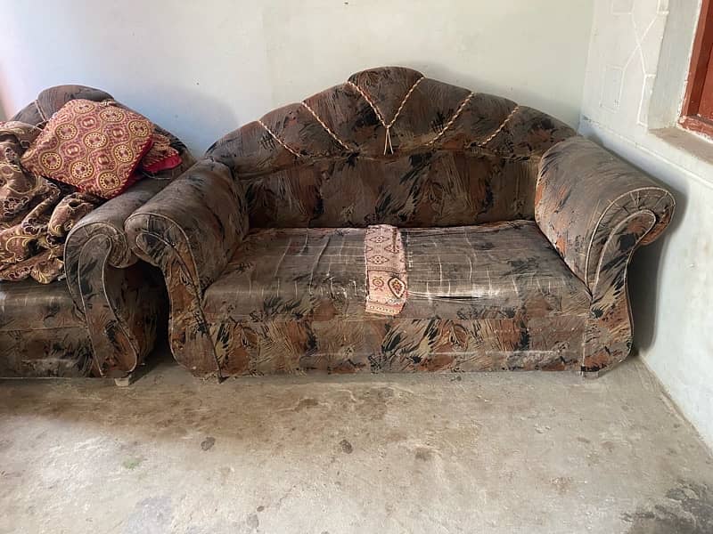 6seater sofa set urgent for sell reasonable price need cash contact 2