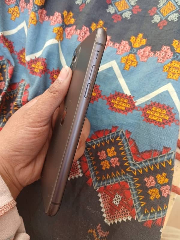 iphone 11 64 GB 1