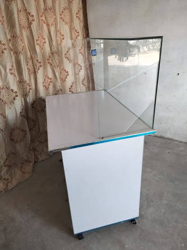 mobile Repairing table with glass 2