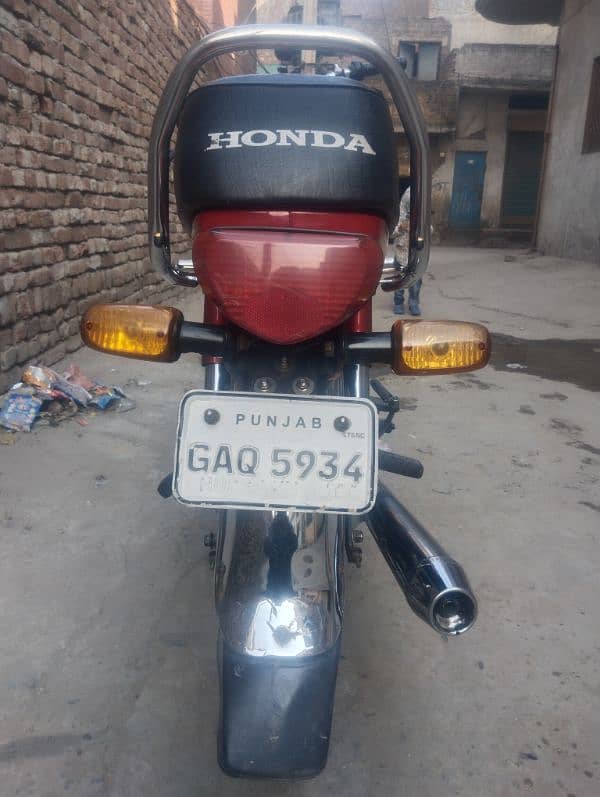 Honda 70 for condition saaf hai mobile number 03258787484 3