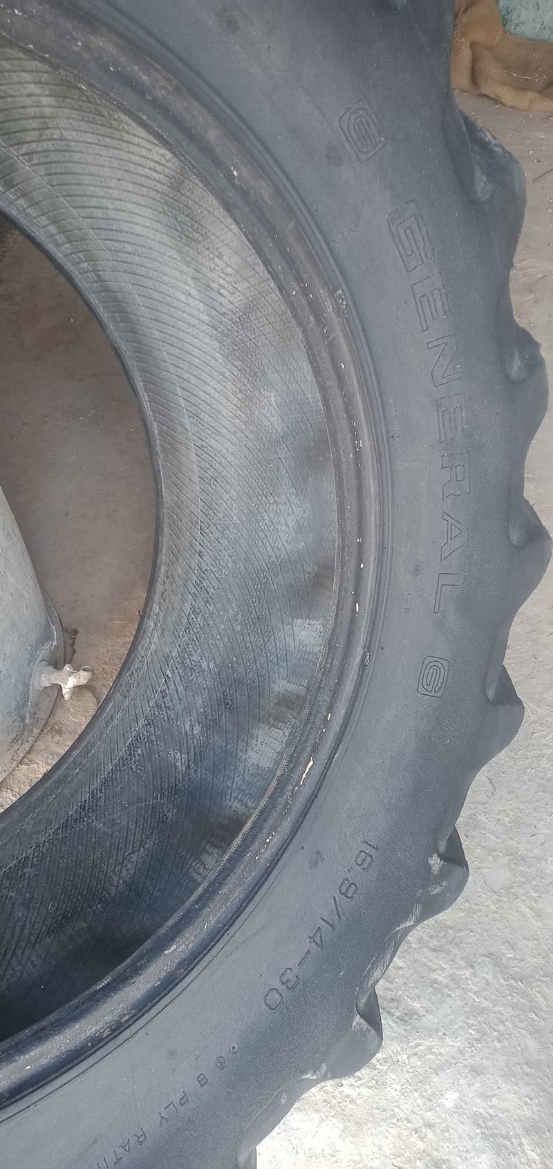 Fiat 640 back tyre 3