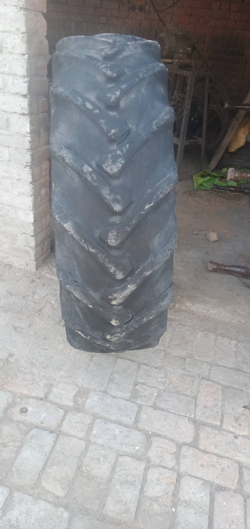 Fiat 640 back tyre 4