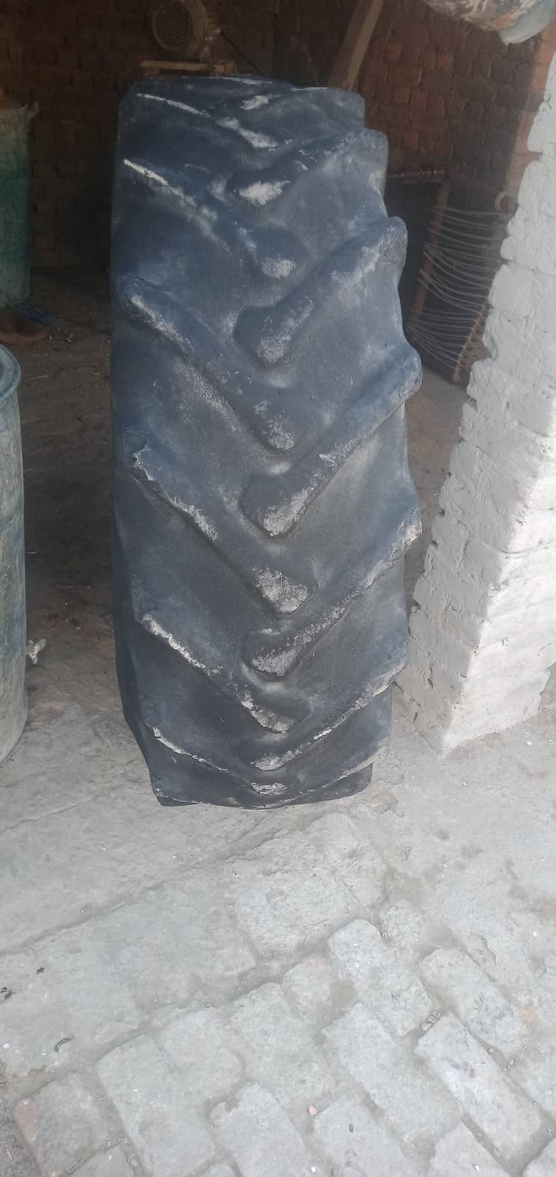 Fiat 640 back tyre 5