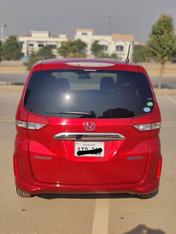 Honda Freed Hybrid 2018 1