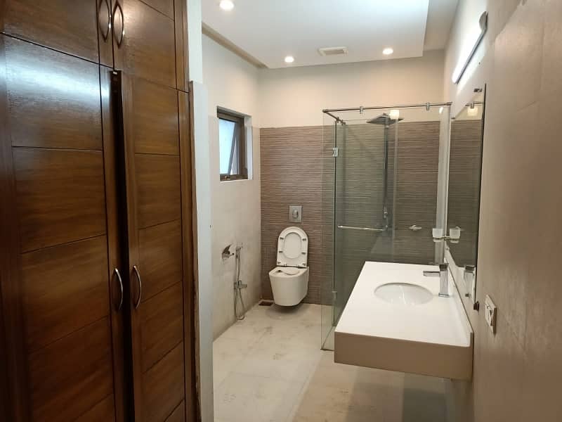 *For Rent* Luxurious Kanal house in DHA Phase 7 1