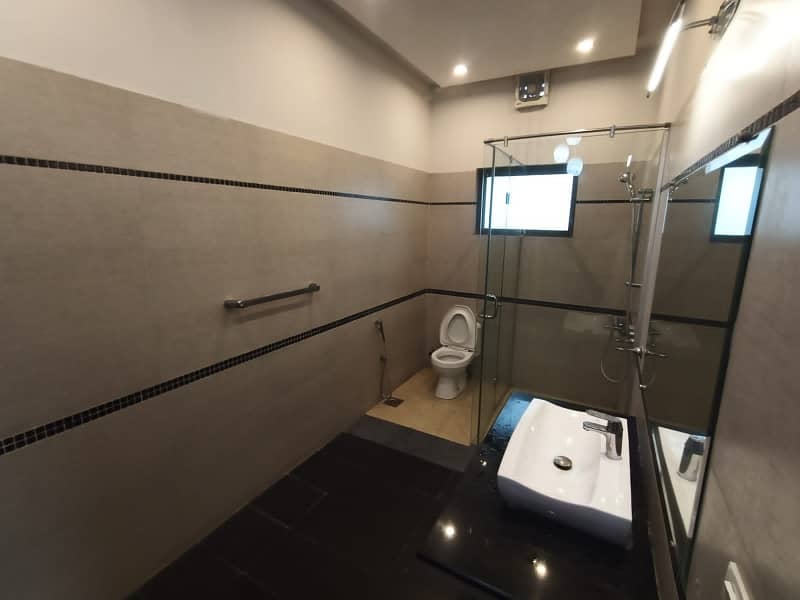 *For Rent* Luxurious Kanal house in DHA Phase 7 11