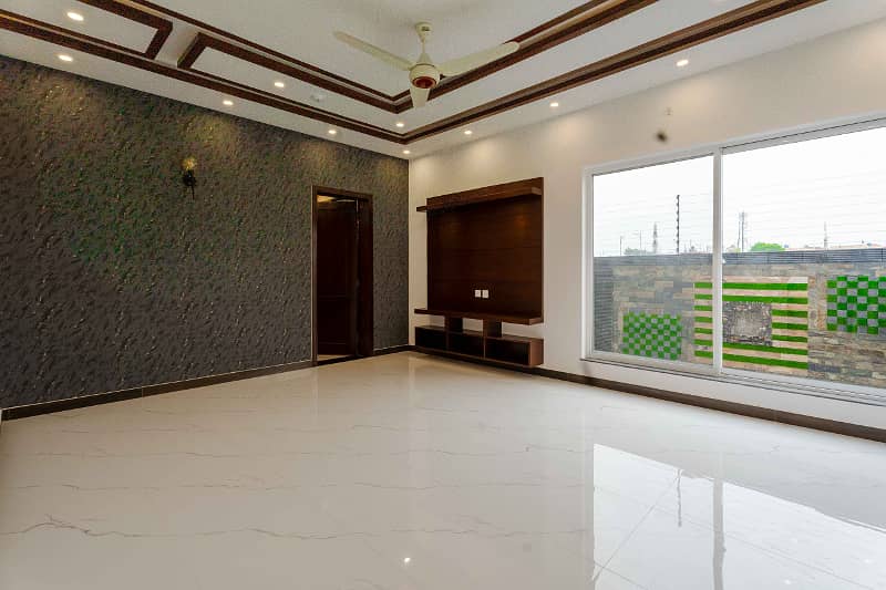 "Original Pictures Attached, Mazher Munir Design Luxurious 1-Kanal Modern Home With Premium Finishes For Sale" 9