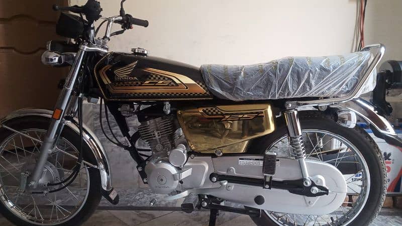 Honda 125 gold Edition 2025 4