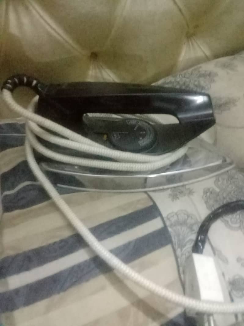 Philips Iron Used for Sale 1