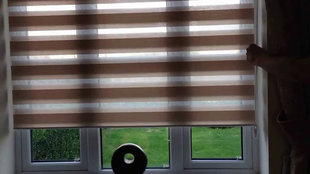 Window blinds-Roller Blinds Mini blind-wallpapers-wood/vinyl flooring 7