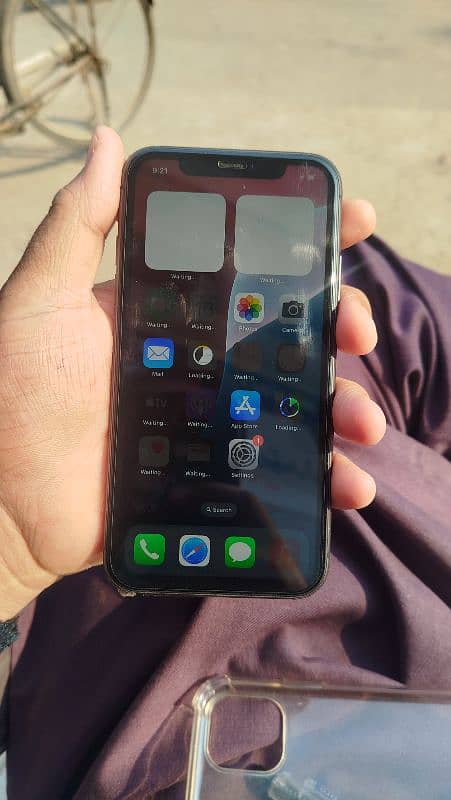 Iphone 11 64GB FU Full box with warranty 1