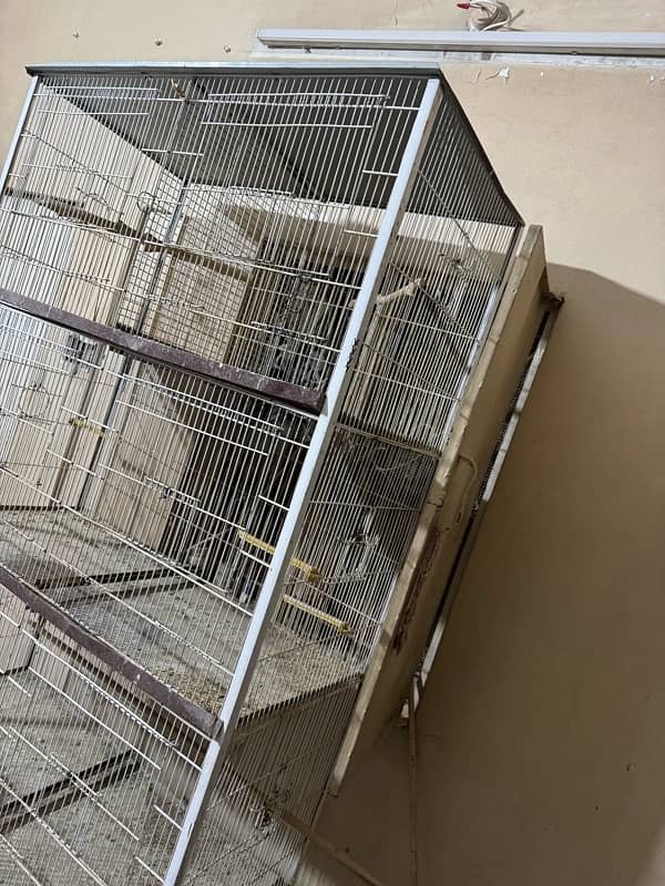 cage for sale 8partion condtion 10/8 2