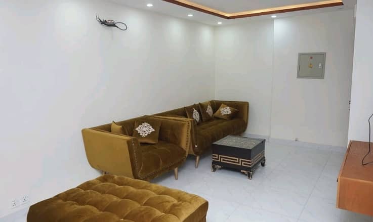 Flat Of 500 Square Feet Is Available In Contemporary Neighborhood Of Bahria Town 6