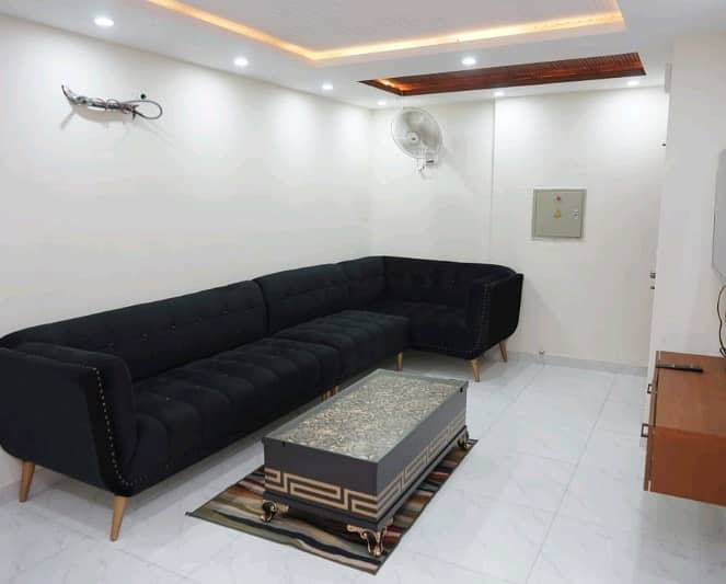 530 Square Feet Flat available for rent in Bahria Town - Sector C, Lahore 0