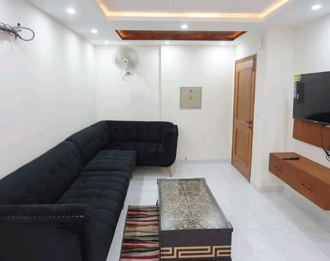 530 Square Feet Flat available for rent in Bahria Town - Sector C, Lahore 2