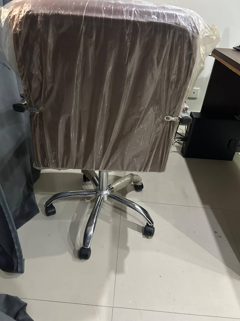 Executive Table and Chair for sale Never used 2