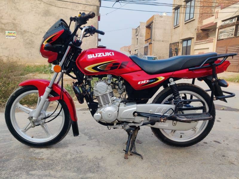 Suzuki 110 GD 2023 model total genuine lush condition urgent sale 7