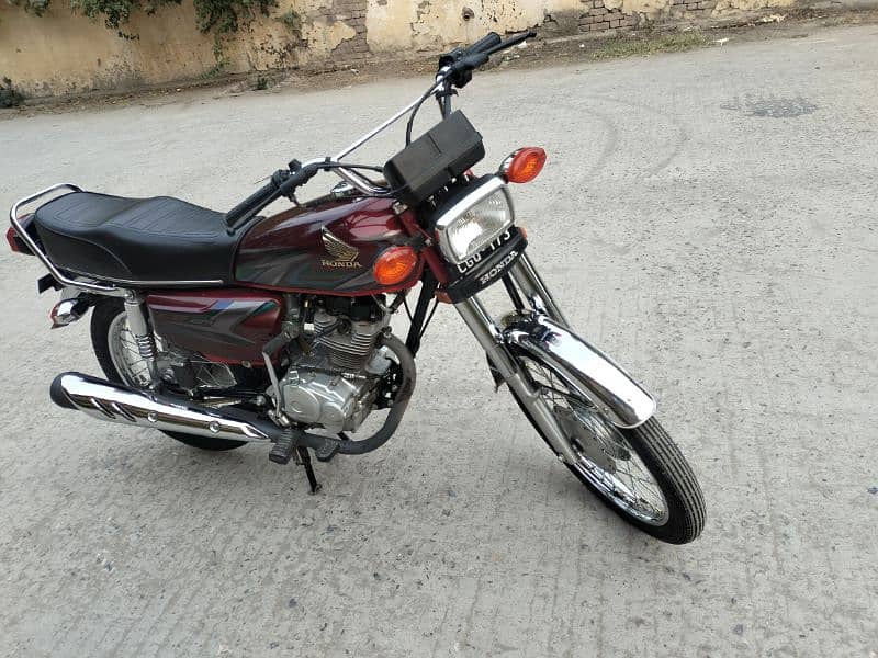 Honda CG125 model 2023 Islamabad number 03341511728 12