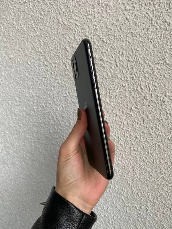 PTA Approved Iphone 11 Pro Max H/K Modal 5