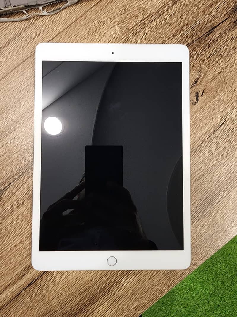 iPad 8th Generation condition 10/10 0