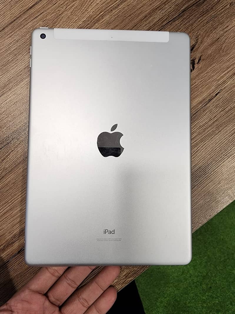 iPad 8th Generation condition 10/10 1