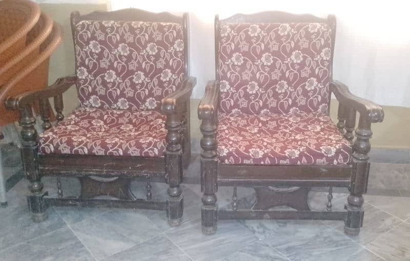 very good condition sofa set urgent sale 03135478328 2